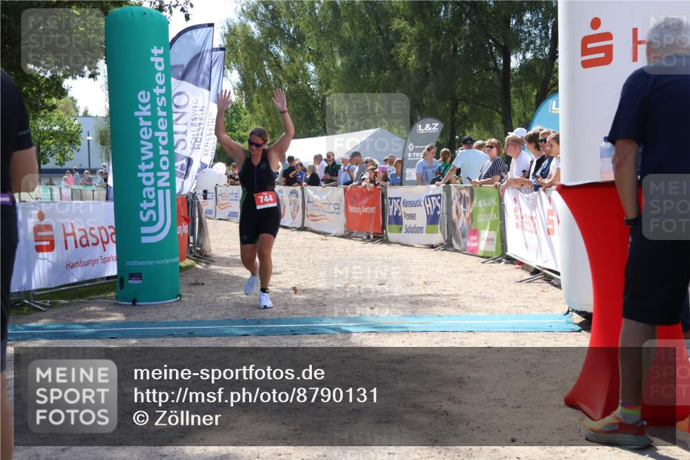 07.09.2025 - 19. Norderstedt Triathlon Zöllner http://msf.ph/oto/8790131 07.09.2025 13:57:19 Ziel 744 meine-sportfotos.de