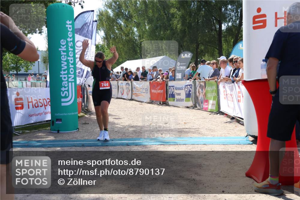 07.09.2025 - 19. Norderstedt Triathlon Zöllner http://msf.ph/oto/8790137 07.09.2025 13:57:19 Ziel 744 meine-sportfotos.de