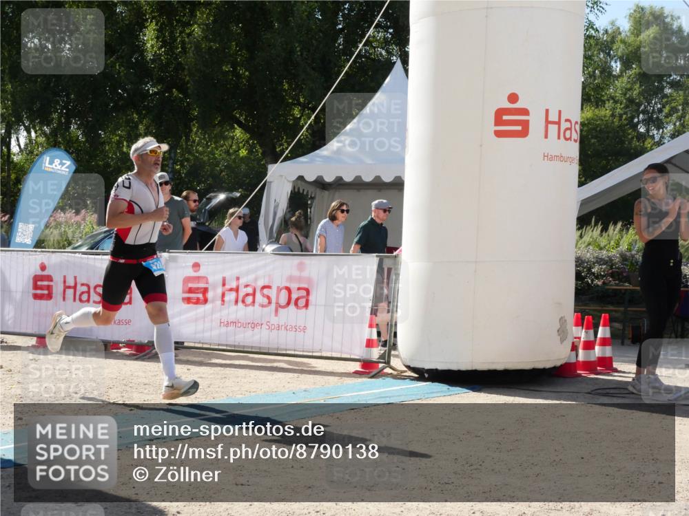 07.09.2025 - 19. Norderstedt Triathlon Zöllner http://msf.ph/oto/8790138 07.09.2025 15:30:38 Ziel 422 meine-sportfotos.de