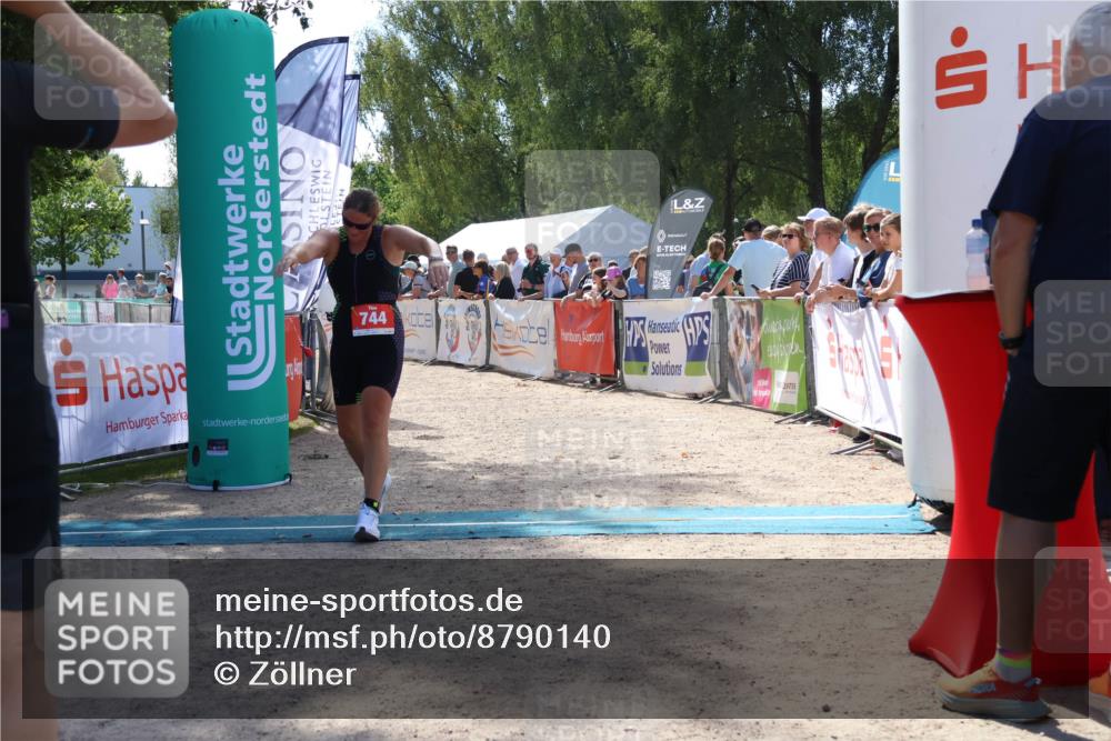 07.09.2025 - 19. Norderstedt Triathlon Zöllner http://msf.ph/oto/8790140 07.09.2025 13:57:19 Ziel 744 meine-sportfotos.de