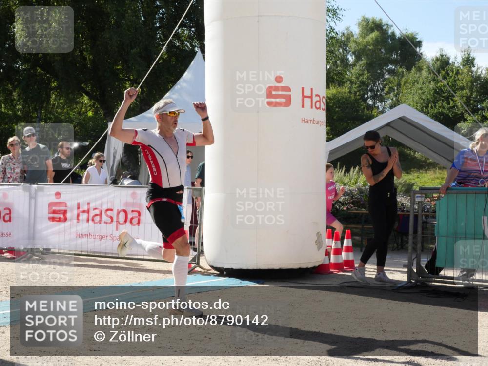 07.09.2025 - 19. Norderstedt Triathlon Zöllner http://msf.ph/oto/8790142 07.09.2025 15:30:39 Ziel 422 meine-sportfotos.de