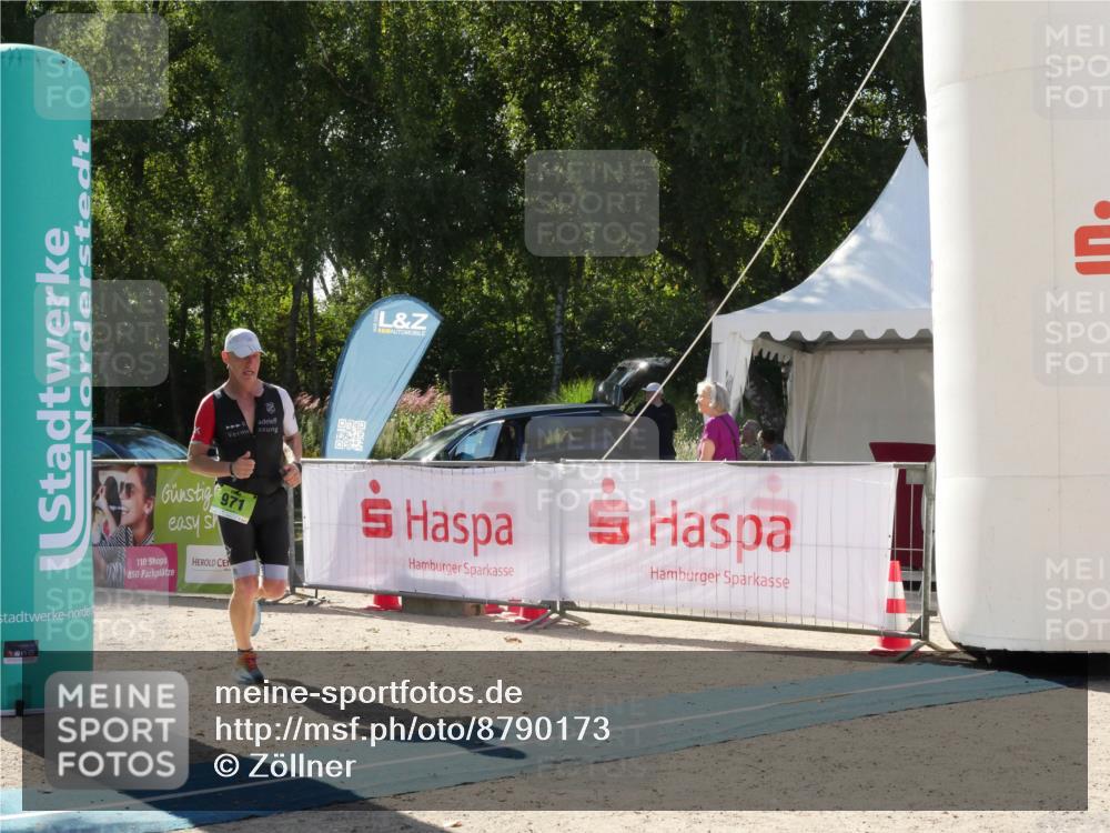 07.09.2025 - 19. Norderstedt Triathlon Zöllner http://msf.ph/oto/8790173 07.09.2025 15:31:59 Ziel 971 meine-sportfotos.de