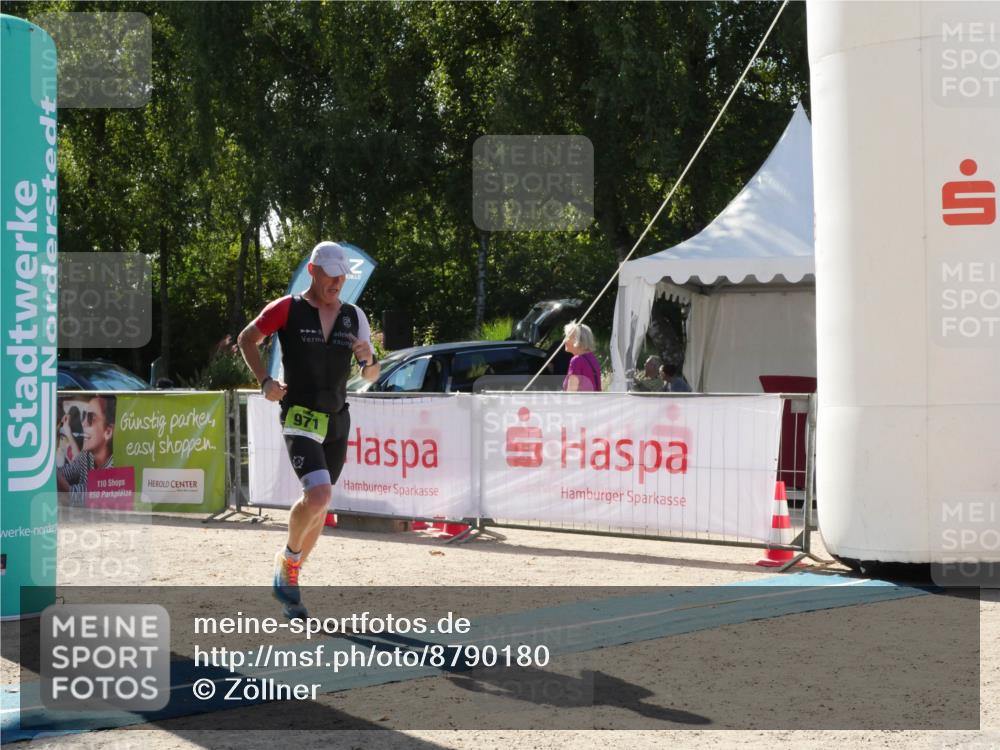 07.09.2025 - 19. Norderstedt Triathlon Zöllner http://msf.ph/oto/8790180 07.09.2025 15:31:59 Ziel 971 meine-sportfotos.de