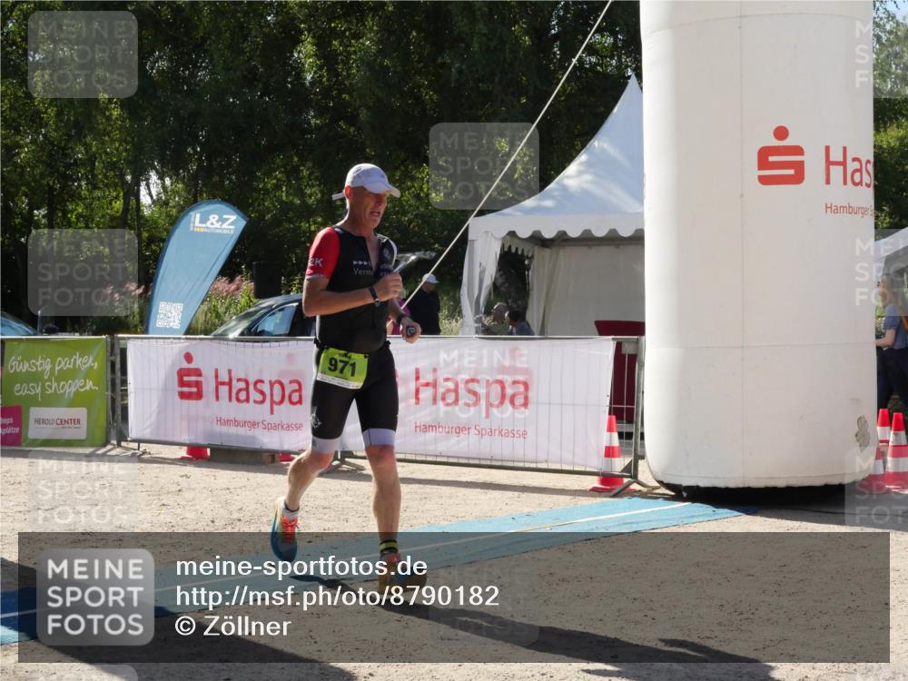 07.09.2025 - 19. Norderstedt Triathlon Zöllner http://msf.ph/oto/8790182 07.09.2025 15:32:00 Ziel 971 meine-sportfotos.de