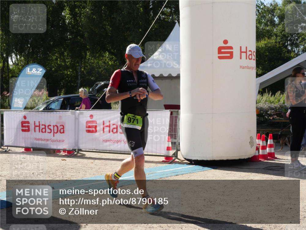 07.09.2025 - 19. Norderstedt Triathlon Zöllner http://msf.ph/oto/8790185 07.09.2025 15:32:00 Ziel 971 meine-sportfotos.de