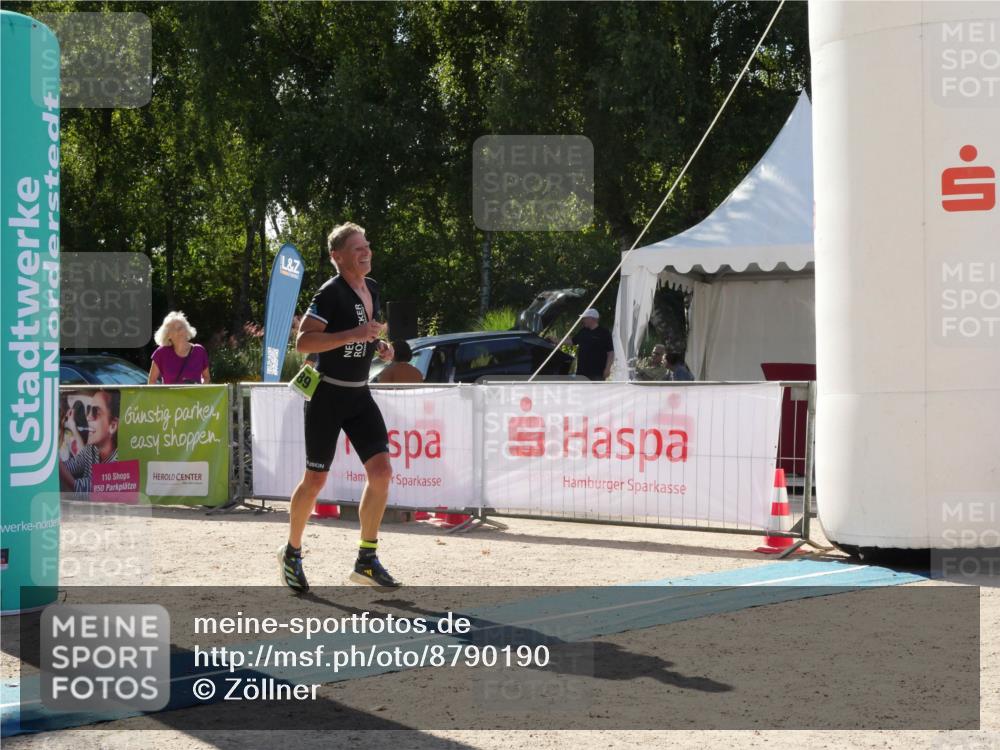 07.09.2025 - 19. Norderstedt Triathlon Zöllner http://msf.ph/oto/8790190 07.09.2025 15:32:38 Ziel 989 meine-sportfotos.de