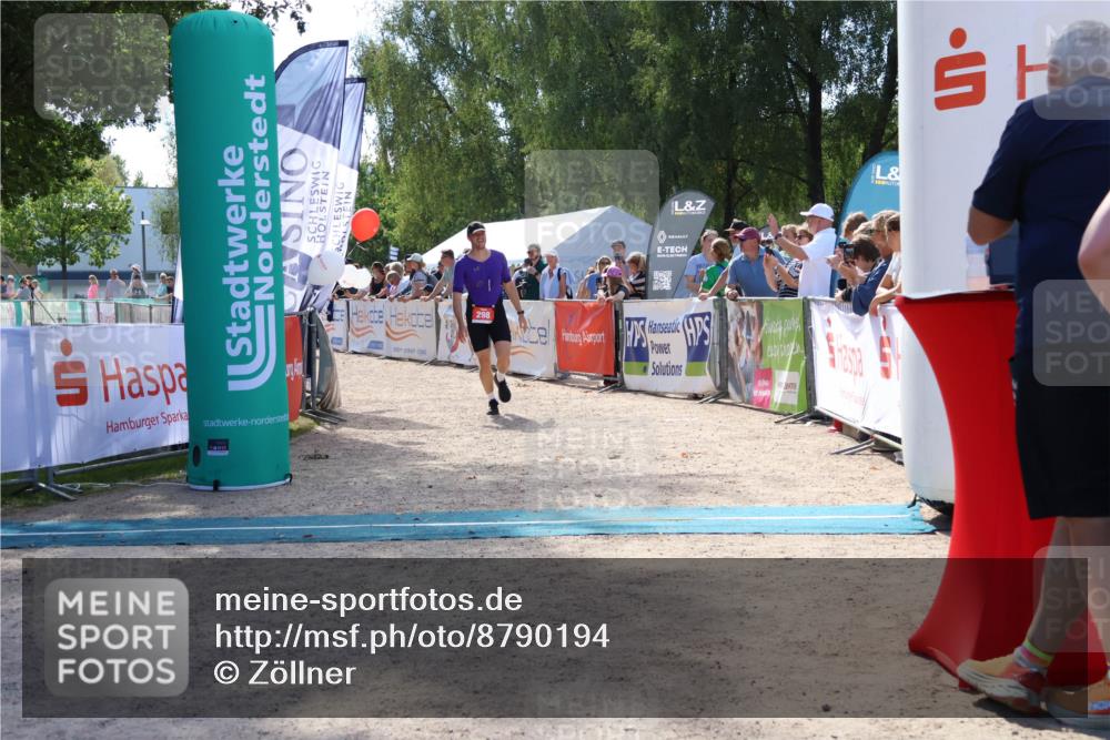 07.09.2025 - 19. Norderstedt Triathlon Zöllner http://msf.ph/oto/8790194 07.09.2025 13:58:20 Ziel 298, 312 meine-sportfotos.de