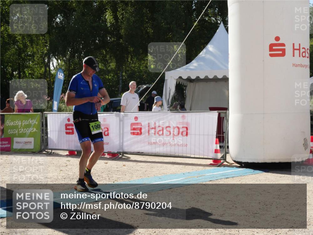 07.09.2025 - 19. Norderstedt Triathlon Zöllner http://msf.ph/oto/8790204 07.09.2025 15:32:55 Ziel 1009 meine-sportfotos.de