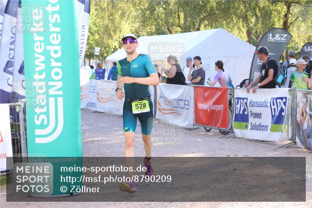 07.09.2025 - 19. Norderstedt Triathlon Zöllner http://msf.ph/oto/8790209 07.09.2025 16:24:48 Ziel 457, 460, 528 meine-sportfotos.de
