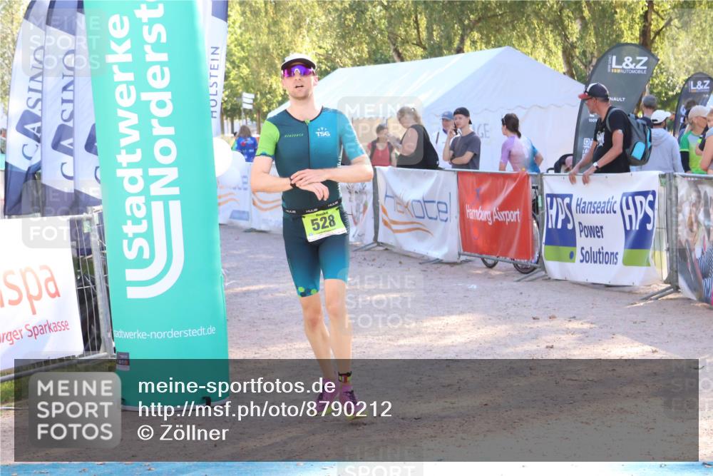 07.09.2025 - 19. Norderstedt Triathlon Zöllner http://msf.ph/oto/8790212 07.09.2025 16:24:48 Ziel 457, 460, 528 meine-sportfotos.de