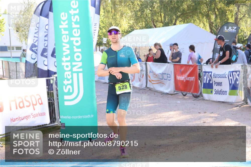 07.09.2025 - 19. Norderstedt Triathlon Zöllner http://msf.ph/oto/8790215 07.09.2025 16:24:48 Ziel 457, 460, 528 meine-sportfotos.de