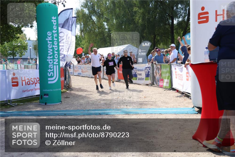 07.09.2025 - 19. Norderstedt Triathlon Zöllner http://msf.ph/oto/8790223 07.09.2025 13:58:24 Ziel 298, 312 meine-sportfotos.de