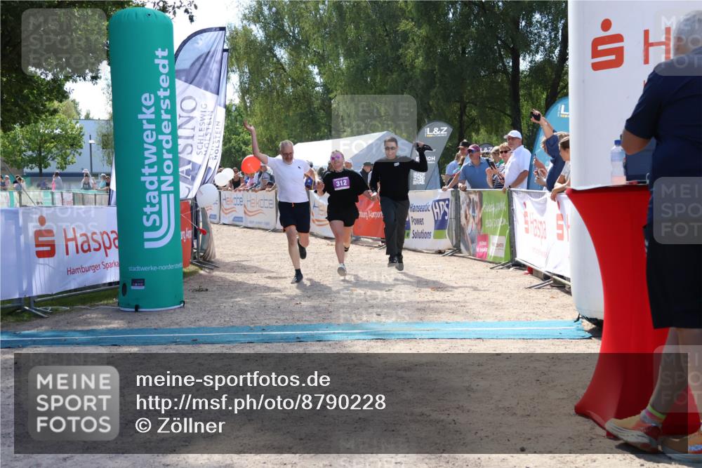 07.09.2025 - 19. Norderstedt Triathlon Zöllner http://msf.ph/oto/8790228 07.09.2025 13:58:24 Ziel 298, 312 meine-sportfotos.de