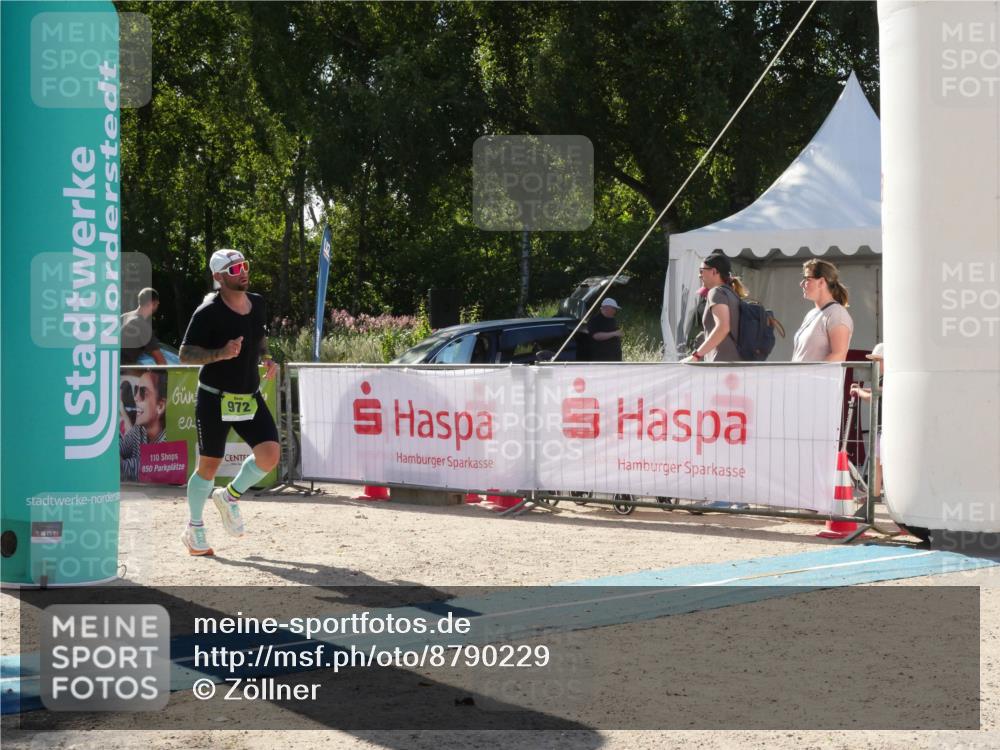 07.09.2025 - 19. Norderstedt Triathlon Zöllner http://msf.ph/oto/8790229 07.09.2025 15:33:52 Ziel 972 meine-sportfotos.de