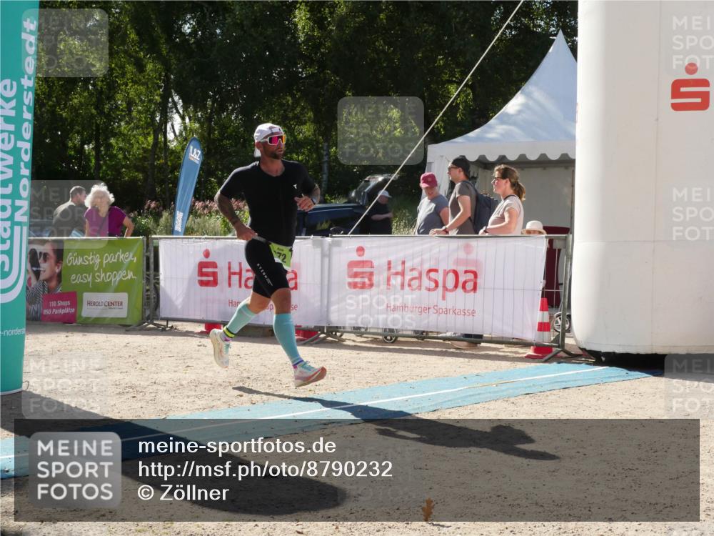 07.09.2025 - 19. Norderstedt Triathlon Zöllner http://msf.ph/oto/8790232 07.09.2025 15:33:52 Ziel 972 meine-sportfotos.de