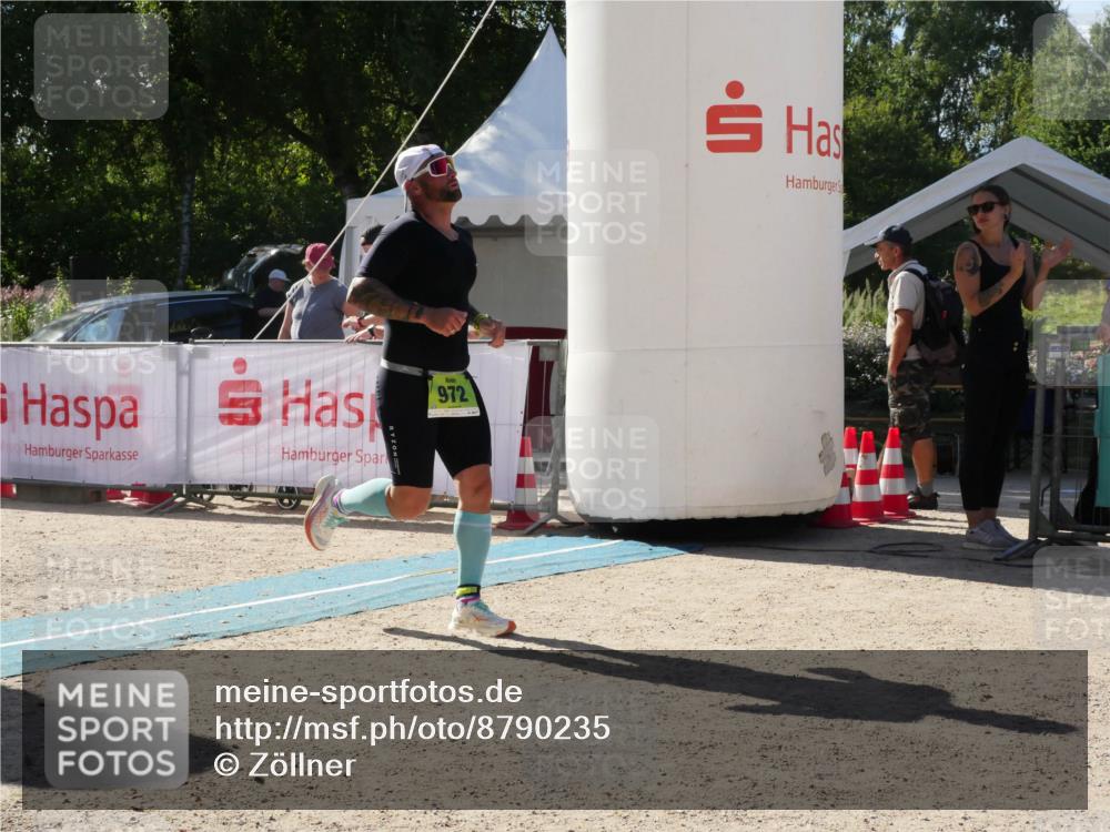 07.09.2025 - 19. Norderstedt Triathlon Zöllner http://msf.ph/oto/8790235 07.09.2025 15:33:53 Ziel 972 meine-sportfotos.de
