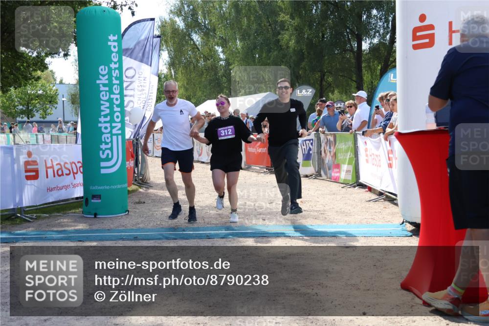 07.09.2025 - 19. Norderstedt Triathlon Zöllner http://msf.ph/oto/8790238 07.09.2025 13:58:26 Ziel 298, 312 meine-sportfotos.de