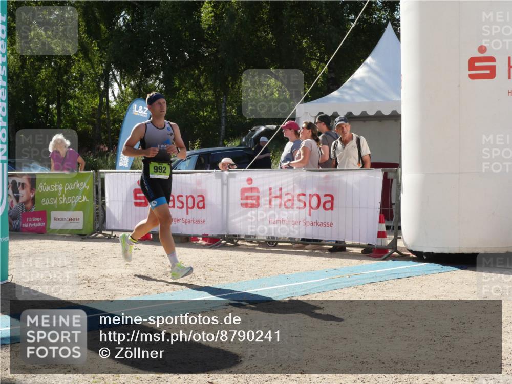07.09.2025 - 19. Norderstedt Triathlon Zöllner http://msf.ph/oto/8790241 07.09.2025 15:33:59 Ziel 972, 992 meine-sportfotos.de
