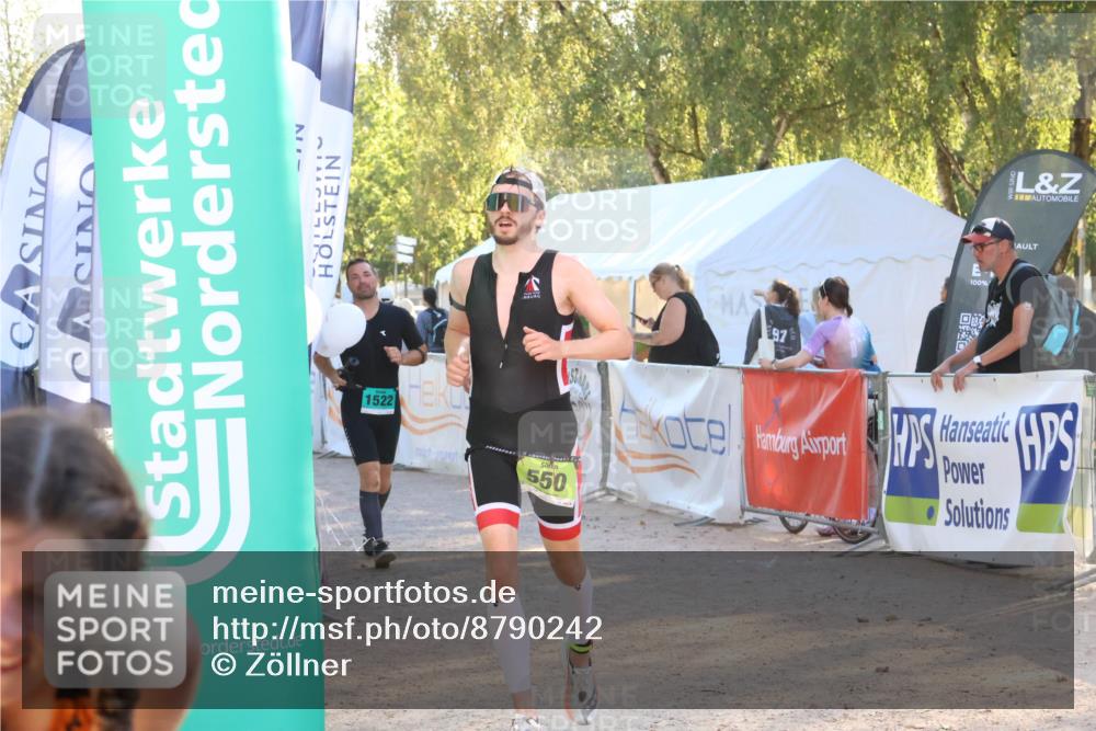 07.09.2025 - 19. Norderstedt Triathlon Zöllner http://msf.ph/oto/8790242 07.09.2025 16:25:01 Ziel 550, 1512, 1522 meine-sportfotos.de