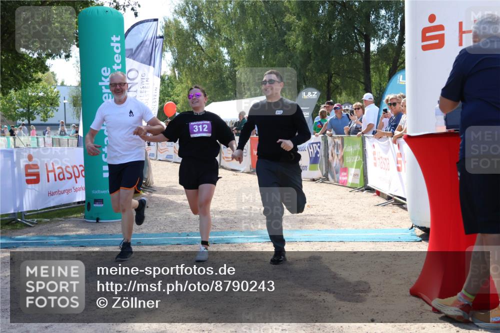 07.09.2025 - 19. Norderstedt Triathlon Zöllner http://msf.ph/oto/8790243 07.09.2025 13:58:26 Ziel 298, 312 meine-sportfotos.de