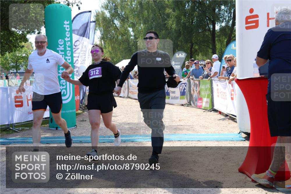 07.09.2025 - 19. Norderstedt Triathlon Zöllner http://msf.ph/oto/8790245 07.09.2025 13:58:26 Ziel 298, 312 meine-sportfotos.de