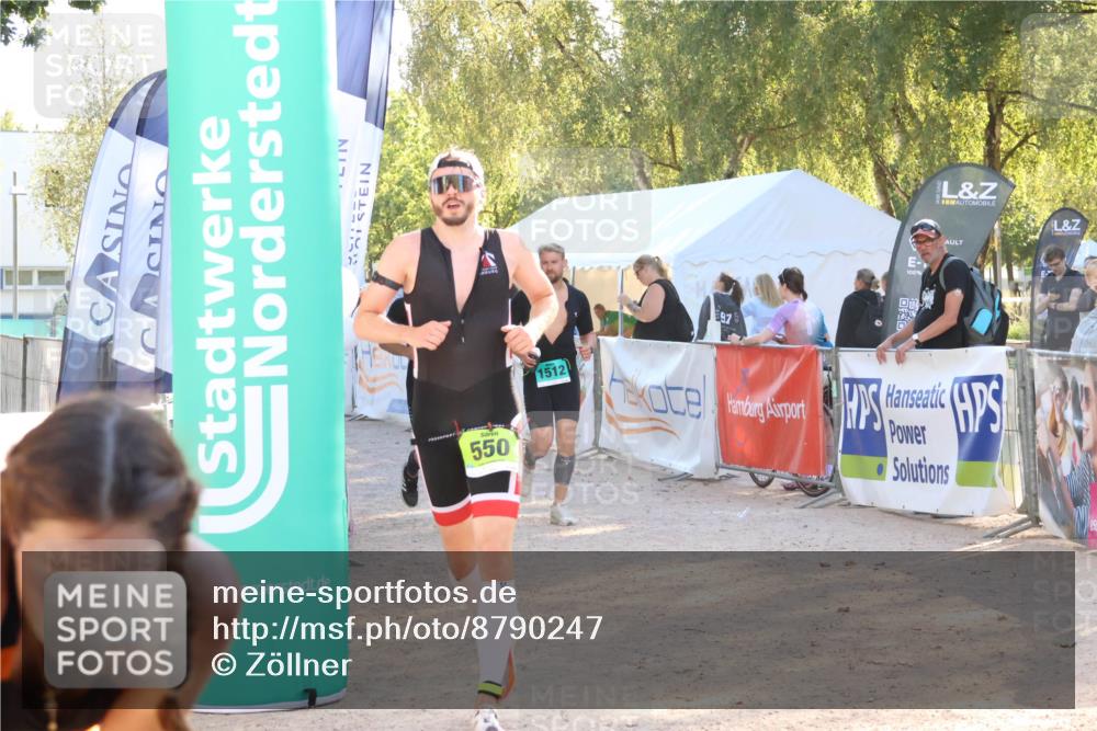07.09.2025 - 19. Norderstedt Triathlon Zöllner http://msf.ph/oto/8790247 07.09.2025 16:25:02 Ziel 550, 1508, 1512, 1522 meine-sportfotos.de