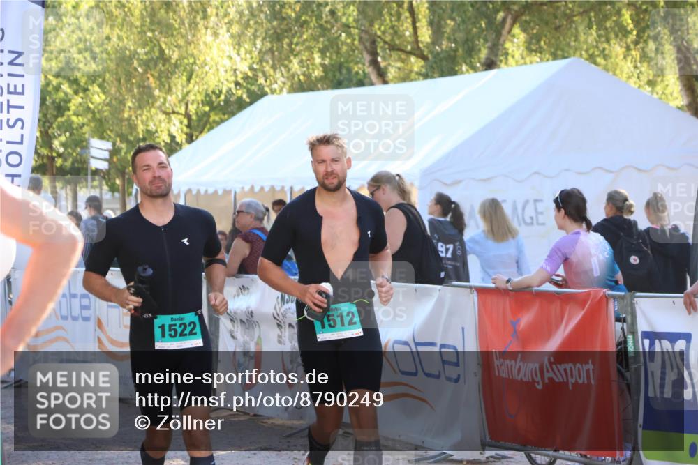 07.09.2025 - 19. Norderstedt Triathlon Zöllner http://msf.ph/oto/8790249 07.09.2025 16:25:02 Ziel 550, 1508, 1512, 1522 meine-sportfotos.de