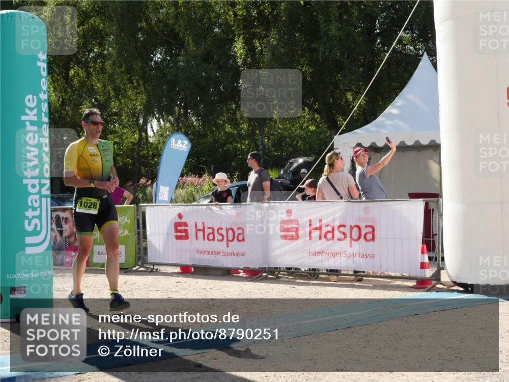 07.09.2025 - 19. Norderstedt Triathlon Zöllner http://msf.ph/oto/8790251 07.09.2025 15:34:48 Ziel 1028 meine-sportfotos.de