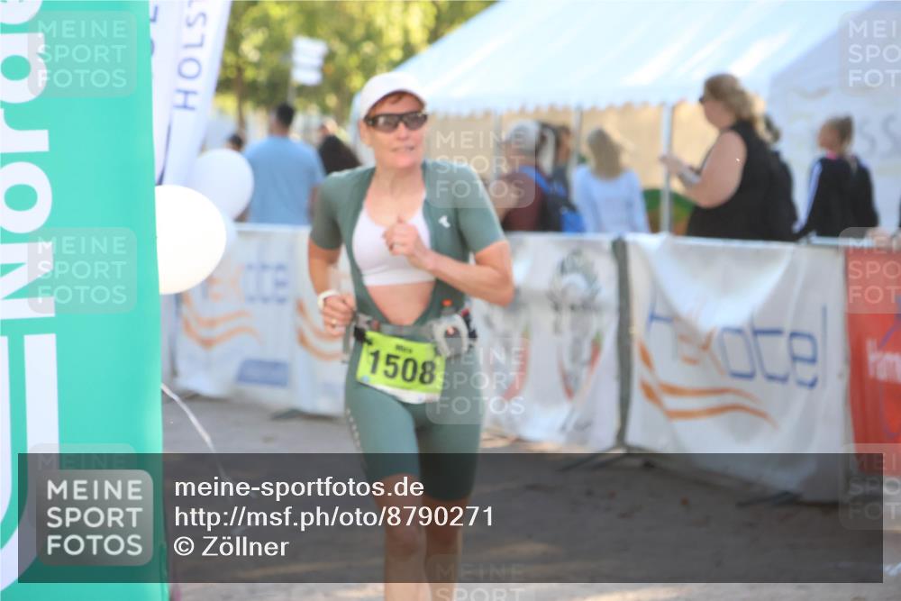 07.09.2025 - 19. Norderstedt Triathlon Zöllner http://msf.ph/oto/8790271 07.09.2025 16:25:06 Ziel 550, 1508, 1512, 1522 meine-sportfotos.de