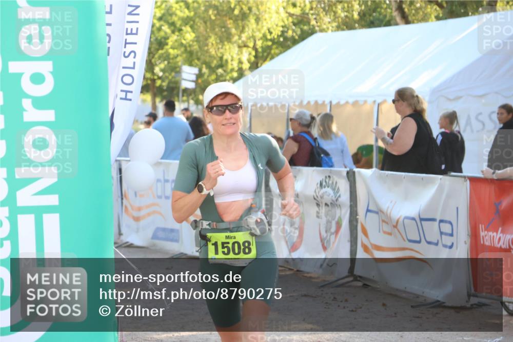 07.09.2025 - 19. Norderstedt Triathlon Zöllner http://msf.ph/oto/8790275 07.09.2025 16:25:06 Ziel 550, 1508, 1512, 1522 meine-sportfotos.de