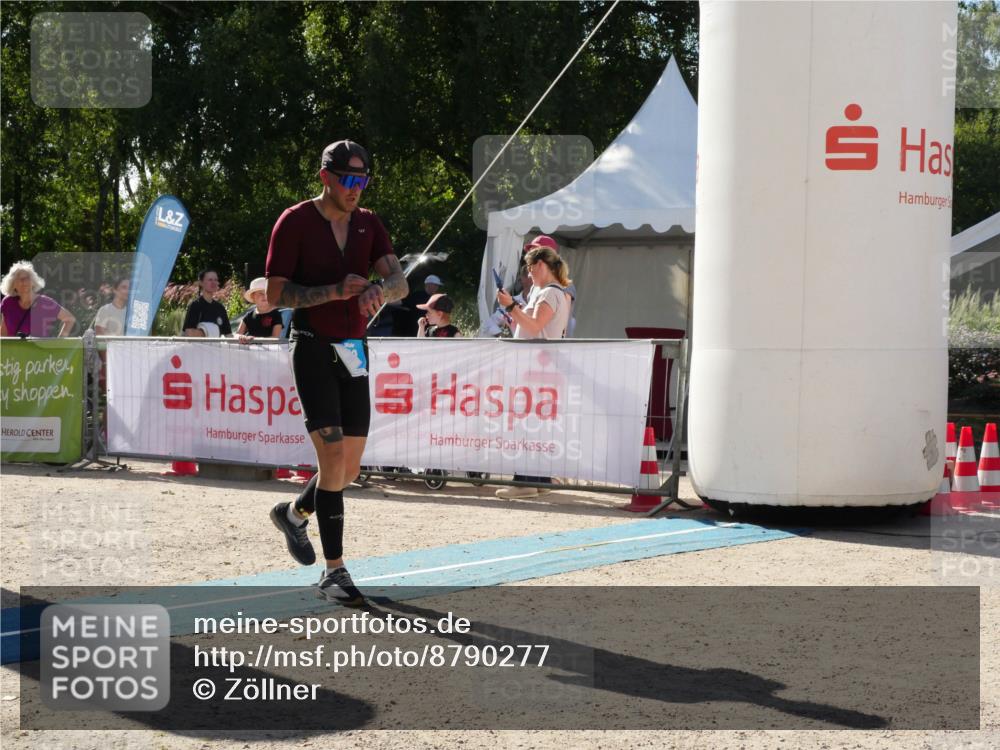 07.09.2025 - 19. Norderstedt Triathlon Zöllner http://msf.ph/oto/8790277 07.09.2025 15:35:04 Ziel 393 meine-sportfotos.de