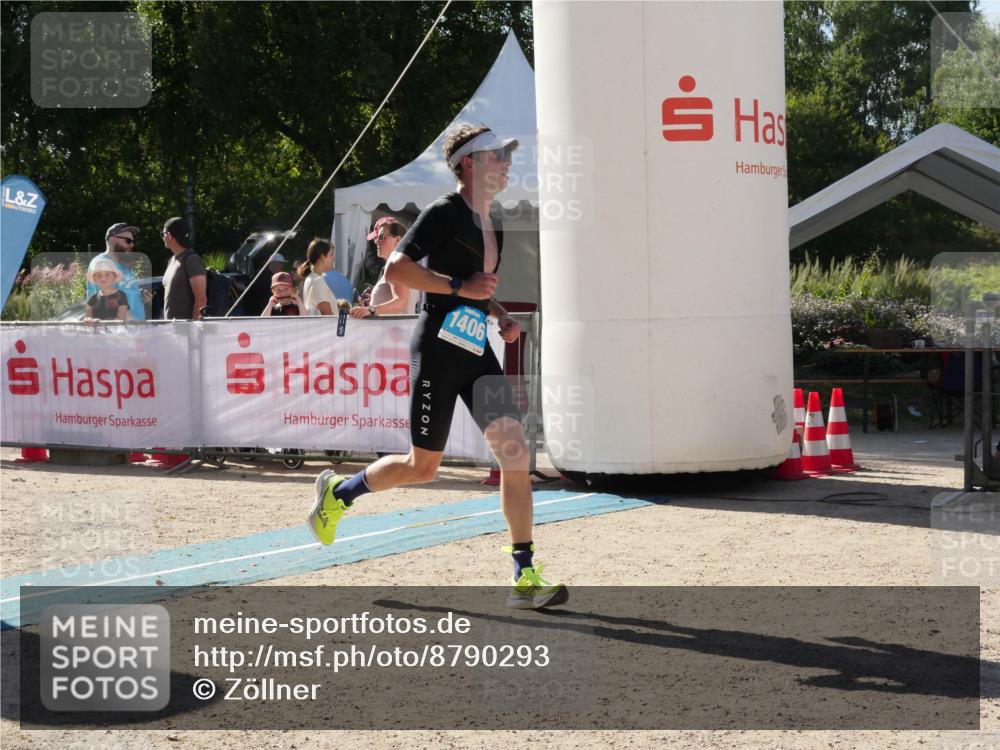 07.09.2025 - 19. Norderstedt Triathlon Zöllner http://msf.ph/oto/8790293 07.09.2025 15:35:11 Ziel 393, 1406 meine-sportfotos.de