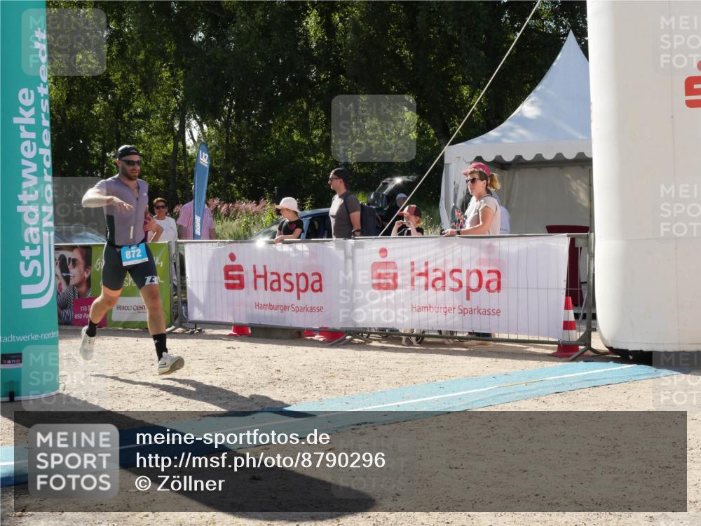 07.09.2025 - 19. Norderstedt Triathlon Zöllner http://msf.ph/oto/8790296 07.09.2025 15:35:56 Ziel 369, 872 meine-sportfotos.de