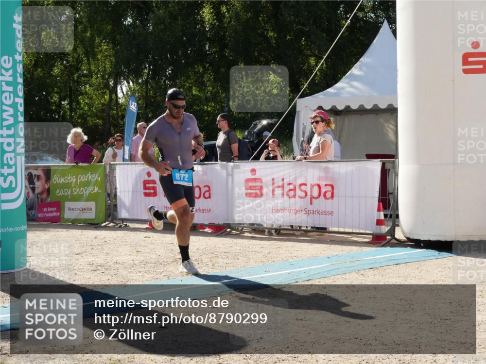 07.09.2025 - 19. Norderstedt Triathlon Zöllner http://msf.ph/oto/8790299 07.09.2025 15:35:56 Ziel 369, 872 meine-sportfotos.de