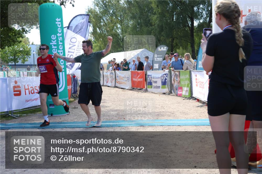 07.09.2025 - 19. Norderstedt Triathlon Zöllner http://msf.ph/oto/8790342 07.09.2025 13:59:20 Ziel 325 meine-sportfotos.de