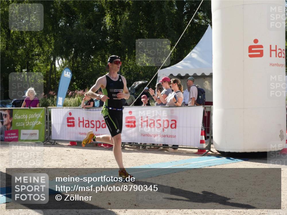 07.09.2025 - 19. Norderstedt Triathlon Zöllner http://msf.ph/oto/8790345 07.09.2025 15:39:37 Ziel 995 meine-sportfotos.de