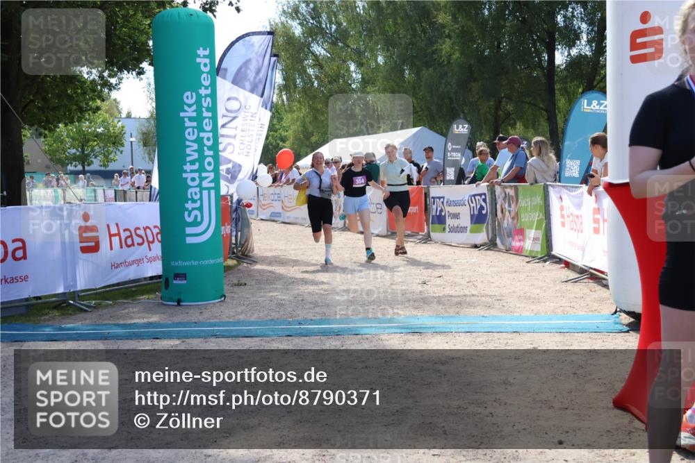 07.09.2025 - 19. Norderstedt Triathlon Zöllner http://msf.ph/oto/8790371 07.09.2025 13:59:43 Ziel 211, 354 meine-sportfotos.de