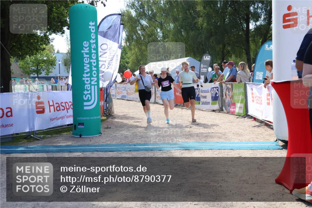 07.09.2025 - 19. Norderstedt Triathlon Zöllner http://msf.ph/oto/8790377 07.09.2025 13:59:43 Ziel 211, 354 meine-sportfotos.de