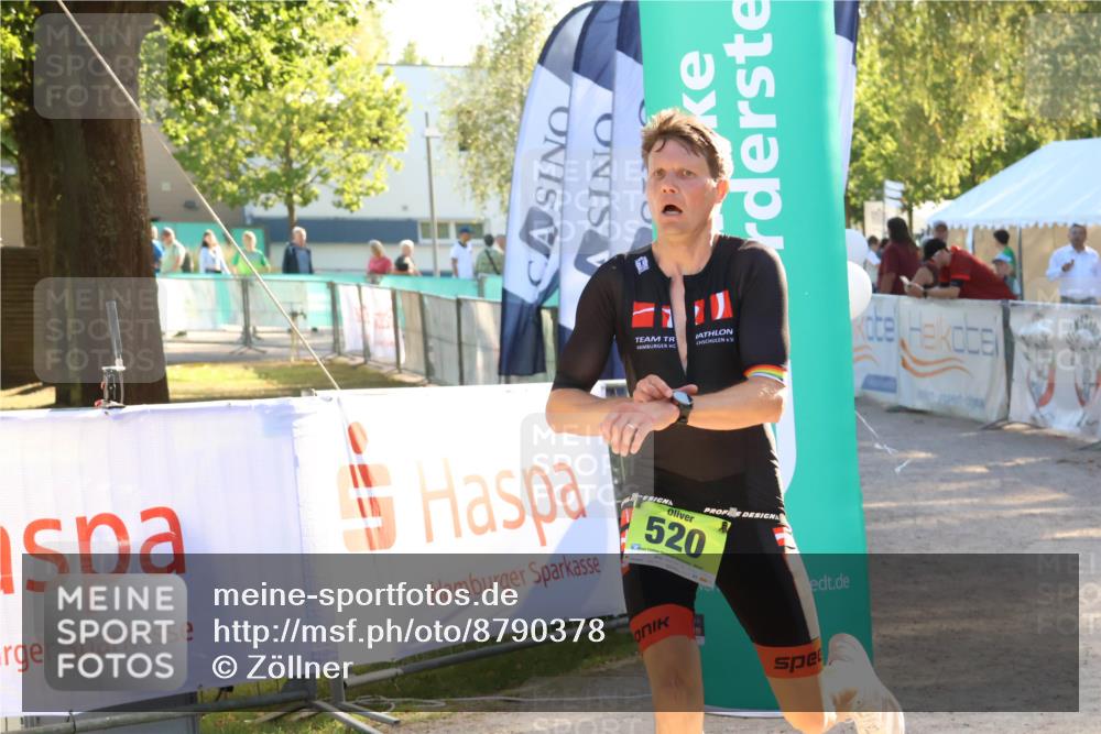 07.09.2025 - 19. Norderstedt Triathlon Zöllner http://msf.ph/oto/8790378 07.09.2025 16:26:24 Ziel 520 meine-sportfotos.de