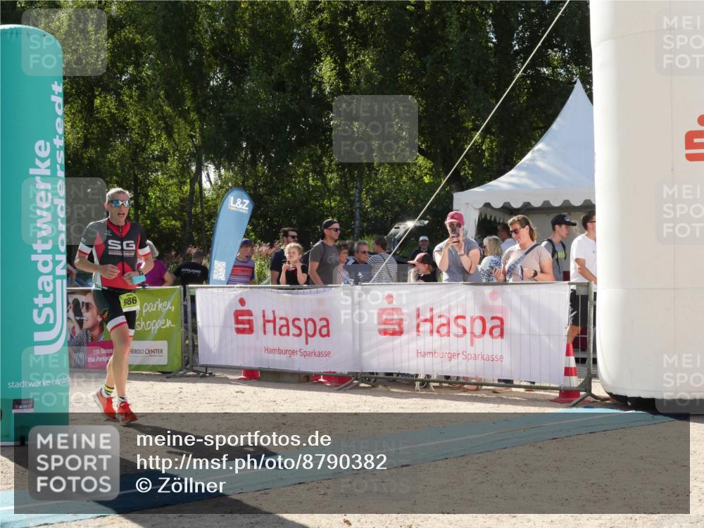 07.09.2025 - 19. Norderstedt Triathlon Zöllner http://msf.ph/oto/8790382 07.09.2025 15:39:59 Ziel 986, 1471 meine-sportfotos.de