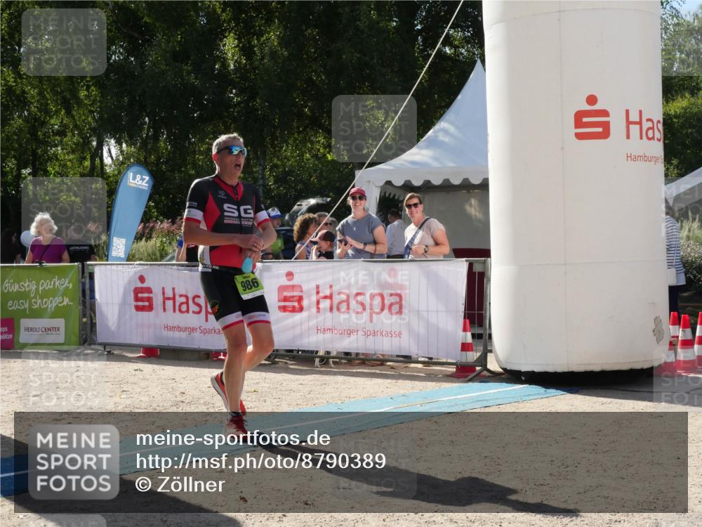 07.09.2025 - 19. Norderstedt Triathlon Zöllner http://msf.ph/oto/8790389 07.09.2025 15:40:00 Ziel 986, 1465 meine-sportfotos.de