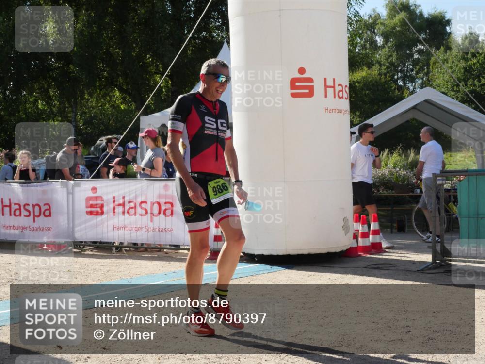 07.09.2025 - 19. Norderstedt Triathlon Zöllner http://msf.ph/oto/8790397 07.09.2025 15:40:01 Ziel 986, 1465 meine-sportfotos.de