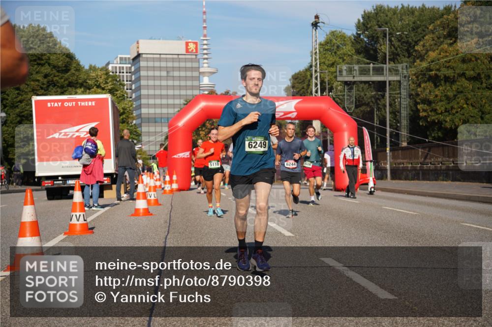 07.09.2025 - BARMER Alsterlauf Yannick Fuchs http://msf.ph/oto/8790398 07.09.2025 09:40:56 Laufen 5110, 619, 6249, 6244, 5606 meine-sportfotos.de