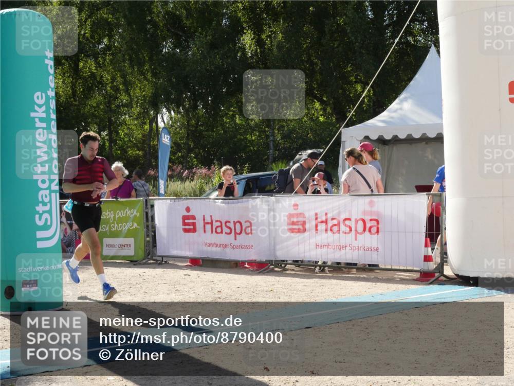 07.09.2025 - 19. Norderstedt Triathlon Zöllner http://msf.ph/oto/8790400 07.09.2025 15:40:05 Ziel 986, 1465 meine-sportfotos.de