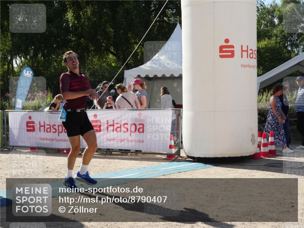 07.09.2025 - 19. Norderstedt Triathlon Zöllner http://msf.ph/oto/8790407 07.09.2025 15:40:06 Ziel 986, 1465 meine-sportfotos.de
