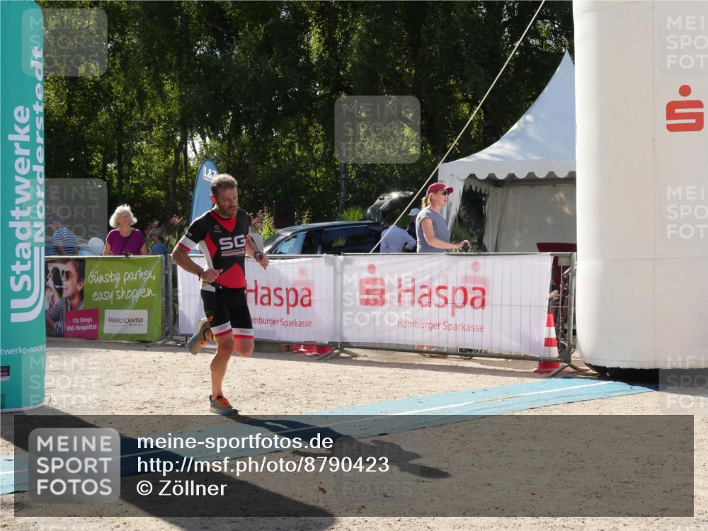 07.09.2025 - 19. Norderstedt Triathlon Zöllner http://msf.ph/oto/8790423 07.09.2025 15:40:25 Ziel 982 meine-sportfotos.de