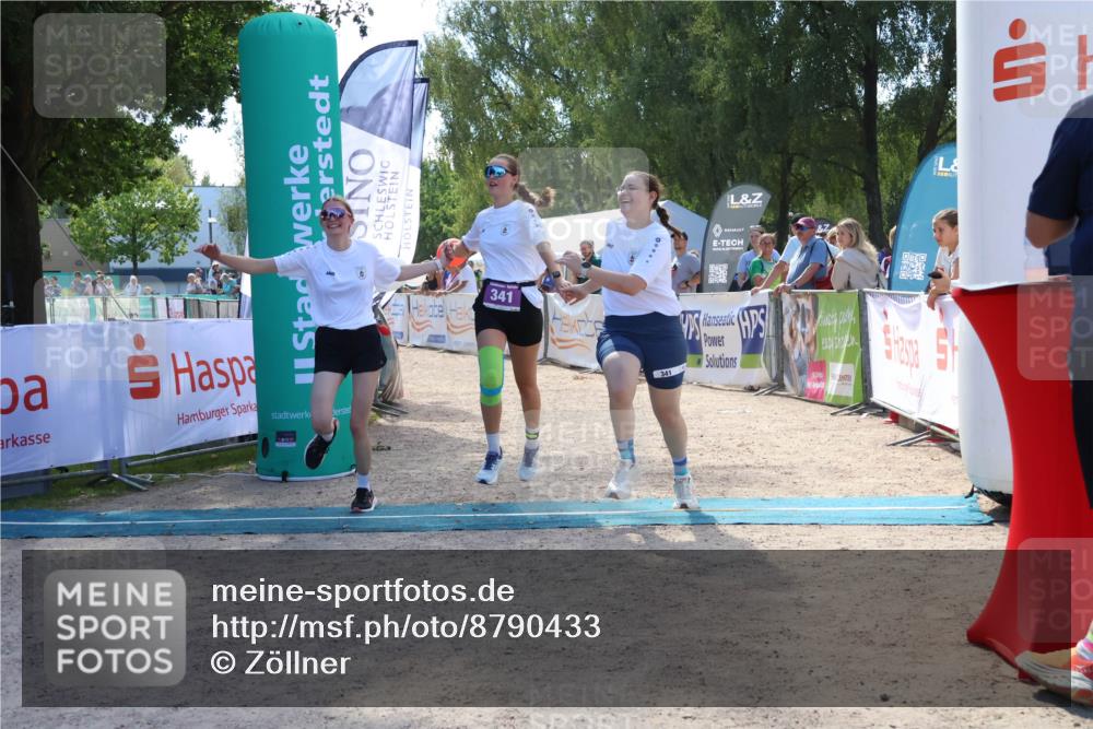 07.09.2025 - 19. Norderstedt Triathlon Zöllner http://msf.ph/oto/8790433 07.09.2025 13:59:50 Ziel 341, 354 meine-sportfotos.de