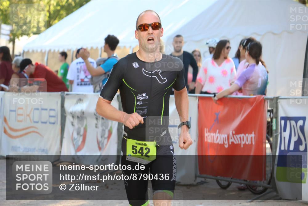 07.09.2025 - 19. Norderstedt Triathlon Zöllner http://msf.ph/oto/8790436 07.09.2025 16:26:54 Ziel 377, 542 meine-sportfotos.de