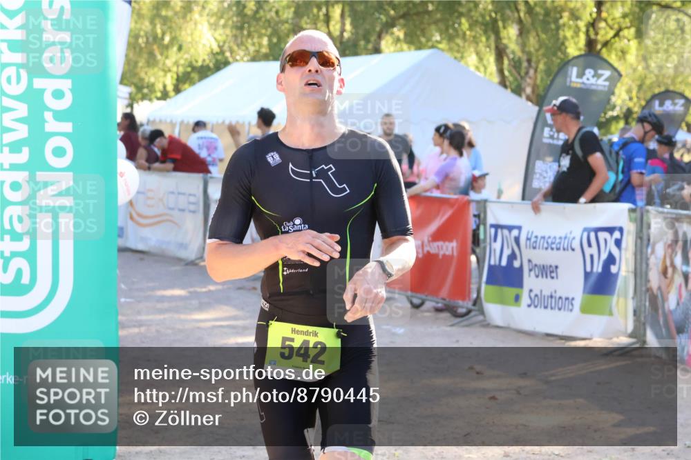 07.09.2025 - 19. Norderstedt Triathlon Zöllner http://msf.ph/oto/8790445 07.09.2025 16:26:55 Ziel 377, 542 meine-sportfotos.de