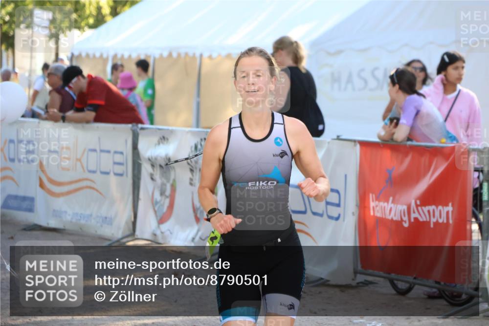 07.09.2025 - 19. Norderstedt Triathlon Zöllner http://msf.ph/oto/8790501 07.09.2025 16:27:31 Ziel 452 meine-sportfotos.de